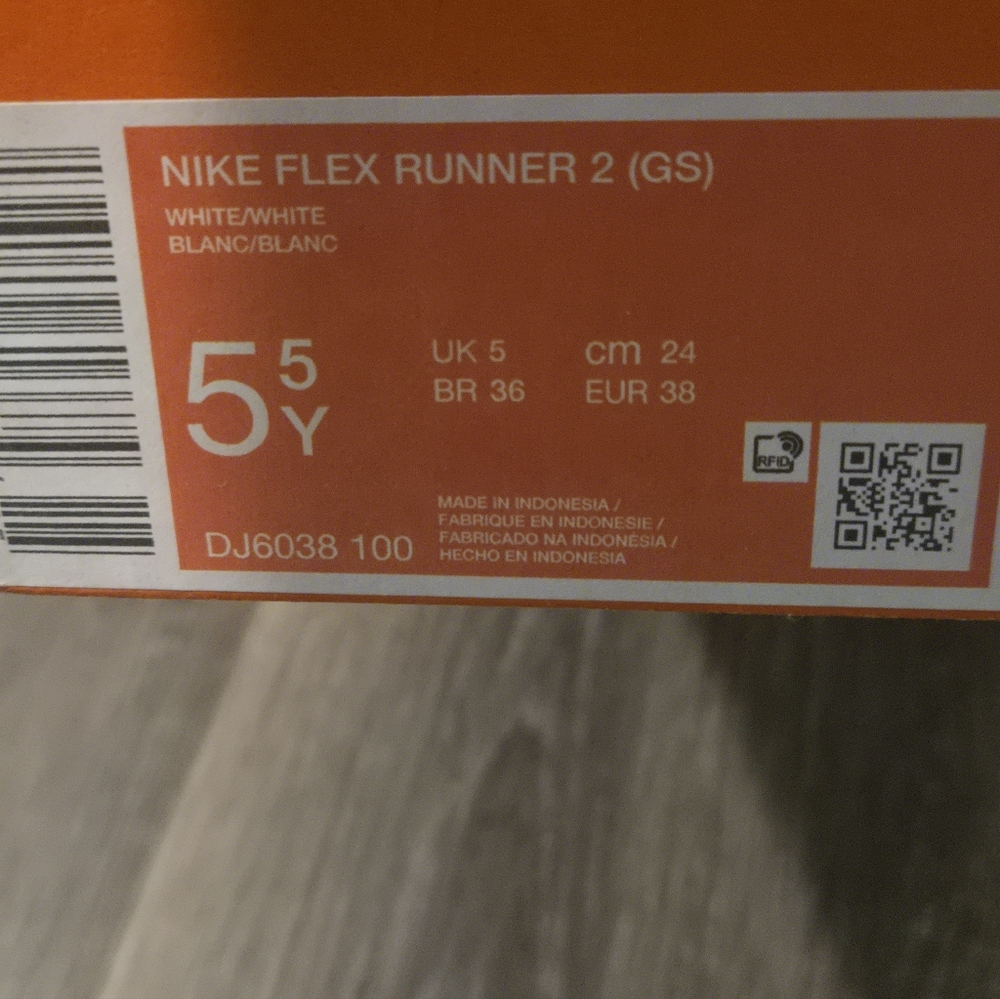 Nike WhiteFlex Runner Slip-On  Sneakers NWT youth Size 5.5/7W - Picture 6 of 6